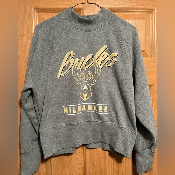 Milwaukee Buck's Mock Neck Sweatshirt - Picture 1 of 12
